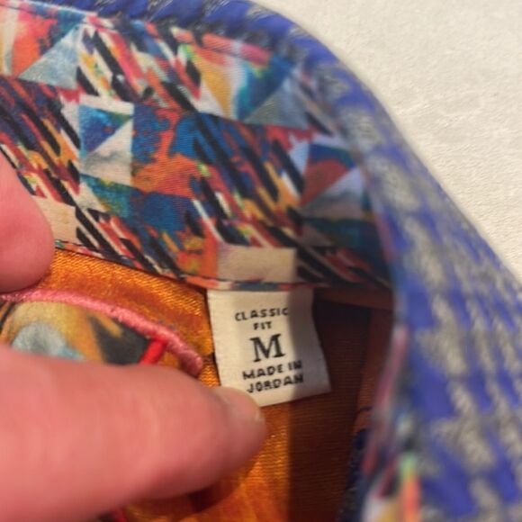 Robert Graham men’s medium shirt beautiful piece if you know this brand love it. - Picture 5 of 12